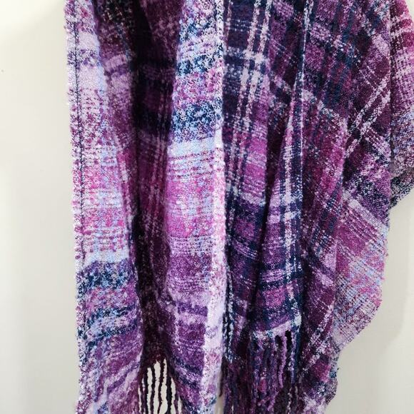 Woolrich super soft purple plaid blanket poncho with tassel trim one size - Picture 9 of 10
